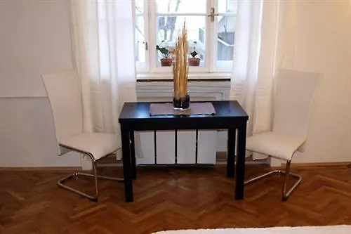 Checkvienna - Mollardgasse Apartment